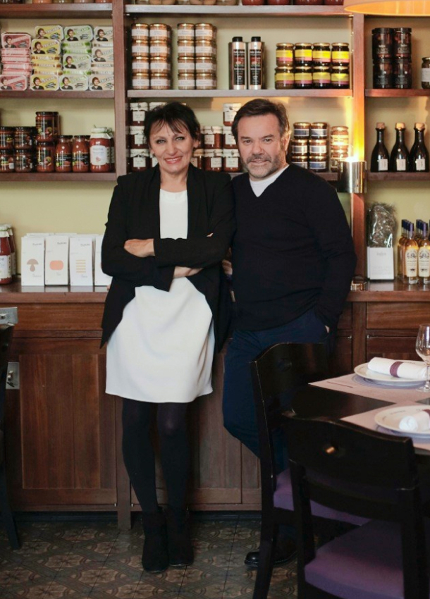 Michel et Marie-Pierre Troisgros au restaurant Le Central à Roanne